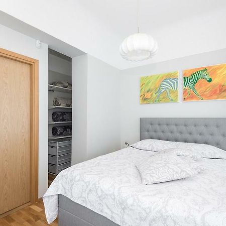 Kuninga City Center Apartment Pärnu Buitenkant foto