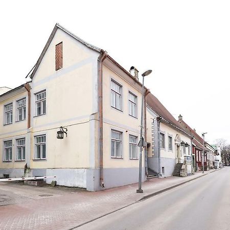Kuninga City Center Apartment Pärnu Buitenkant foto