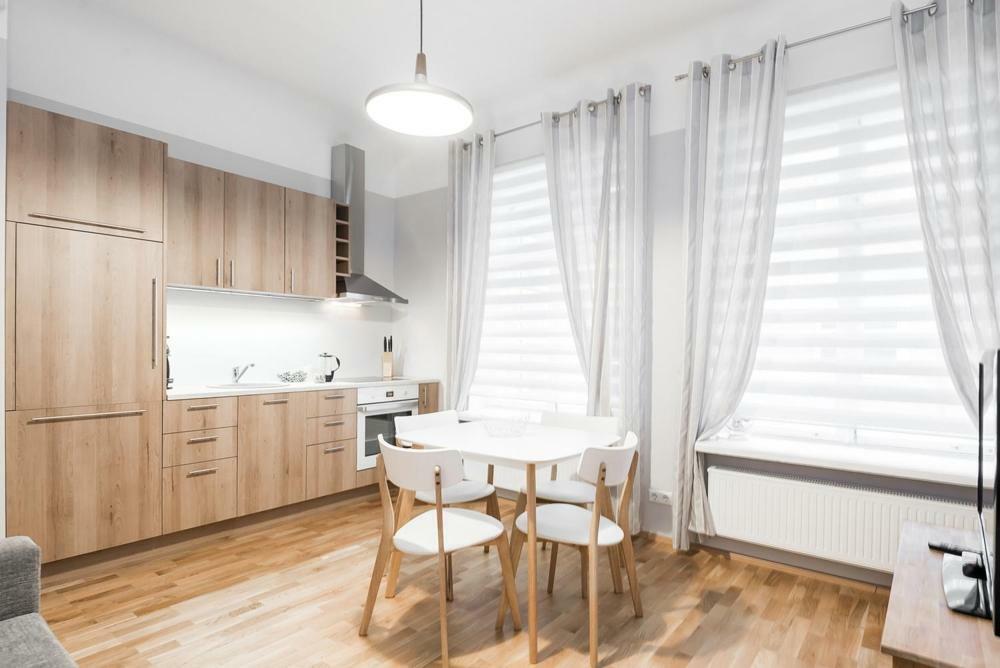 Kuninga City Center Apartment Pärnu Buitenkant foto