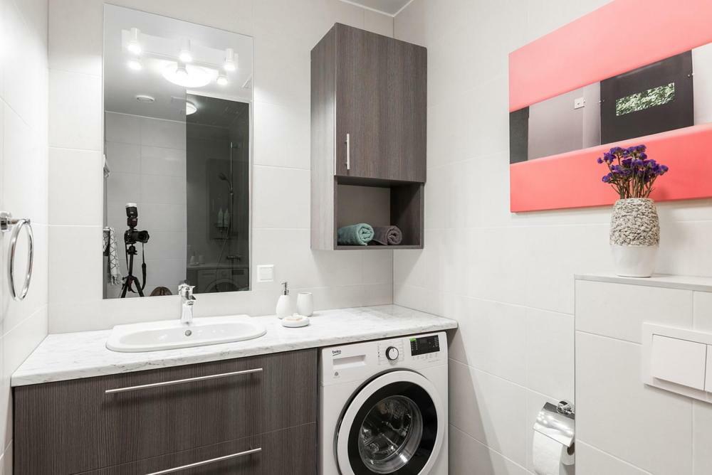 Kuninga City Center Apartment Pärnu Buitenkant foto