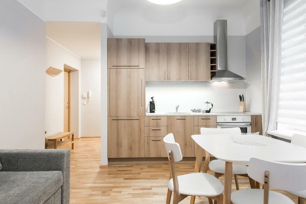 Kuninga City Center Apartment Pärnu Buitenkant foto